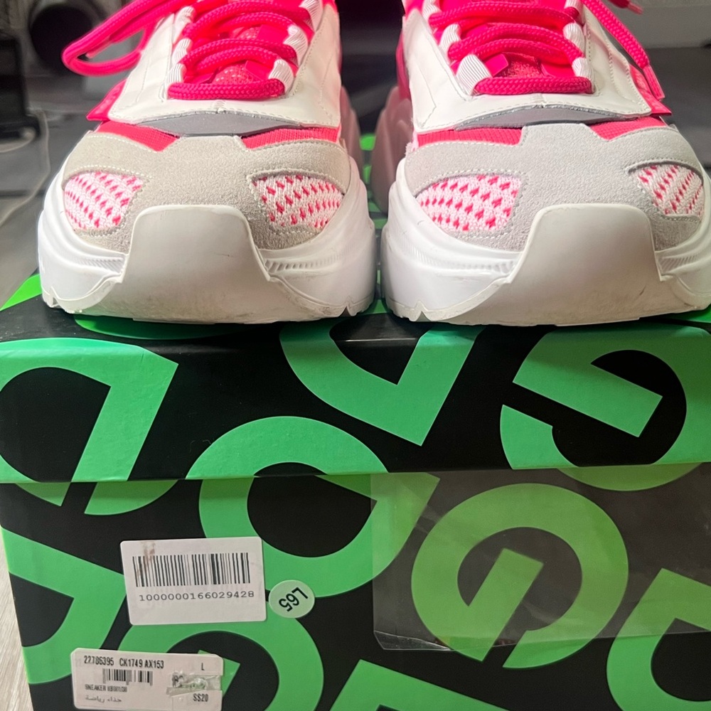 AUTHENTIC Dolce & Gabbana Women’s Sneakers in Pink and Gray